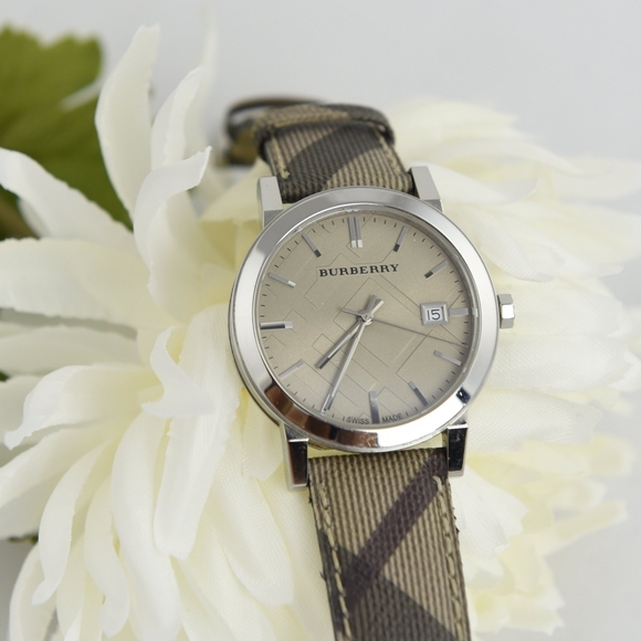 Burberry Accessories - Unisex Burberry Watch